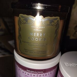 White Barn Merry Cookie Candle - Gold and Brown